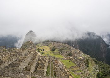 Machu Picchu sigue abierta, pero reduce aforo por alza de contagios en Perú