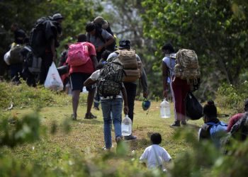 Panamá y Colombia logran acuerdo para atender masivo ingreso de migrantes