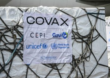 Argentina recibe 864.000 dosis de vacunas del fondo COVAX