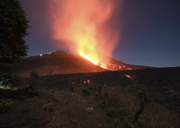 La erupción del volcán La Soufriere provoca cortes de luz y agua en San Vicente y las Granadinas