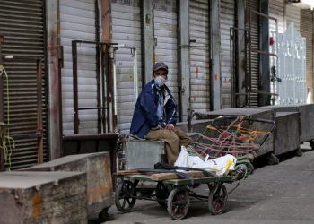 Toques de queda y confinamientos: el mundo asiste a aumento de restricciones por la COVID-19
