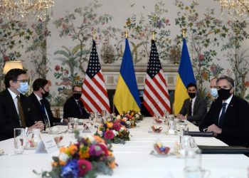 Joe Biden llama a Putin a disminuir las tensiones en Ucrania