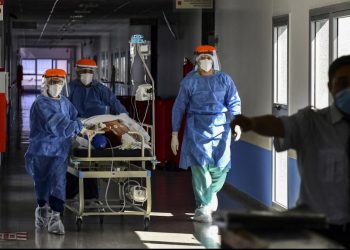 Con casi 30 mil casos, Argentina tiene nuevo récord de contagios de la COVID-19