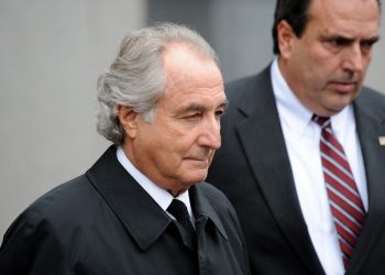 Muere en prisión Bernie Madoff, condenado por la mayor estafa piramidal de la historia
