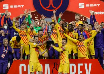 Albert Roca, extécnico de El Salvador, protagonista en la celebración del Barcelona tras ganar la Copa del Rey