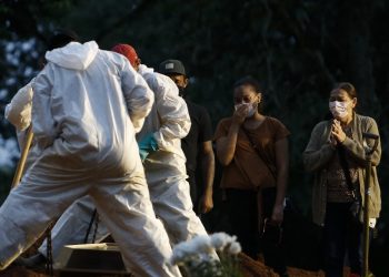 Brasil supera las 400,000 muertes por covid-19