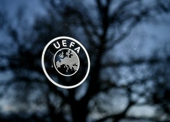 La UEFA amenaza con excluir a los clubes que participen en una «Superliga» privada