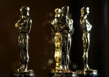 Premios Óscar reúnen a las estrellas en una gala única con «Nomadland» de favorita