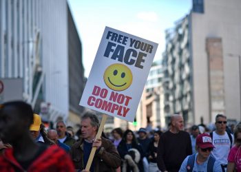Cinco detenidos en manifestación en Londres contra el confinamiento