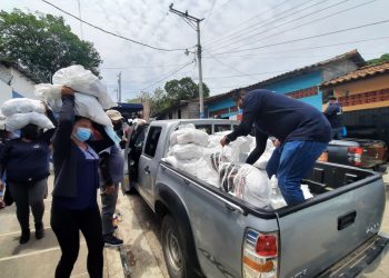 En marcha entrega de 19,500 paquetes de alimentos en Usulután y La Unión