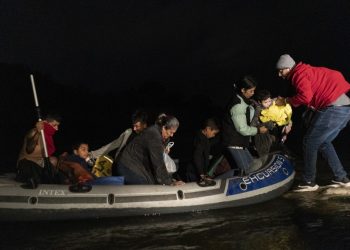 EE. UU. lanza operación contra redes trasnacionales de tráfico de migrantes