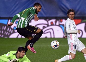 Real Madrid cede un empate en casa y da alas a Atlético y Barcelona