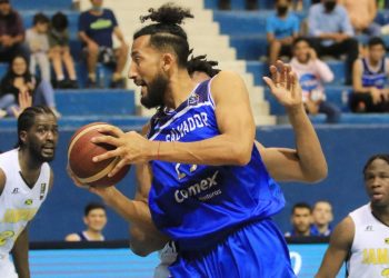 El Salvador vence 68-66 a Jamaica y clasifica al Premundial de Las Américas