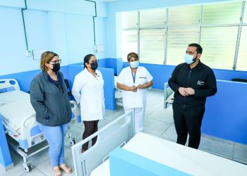 Ministro de Salud verifica obras de readecuación y equipamiento en Hospital Saldaña