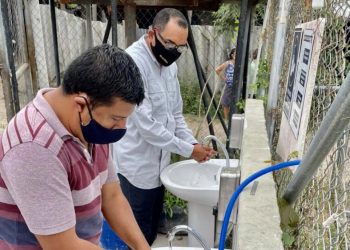 ANDA verifica servicio de agua potable en centros educativos en El Salvador