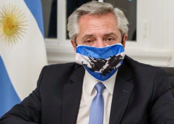 Presidente argentino dio positivo a COVID -19 a más de un mes de vacunado