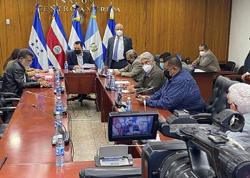 Comisión Política aprueba dictamen para elegir magistrados suplentes de la CSJ