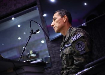 «Por muy buen nadador que sea la persona, recomendamos que no se arriesgue»: ministro de Defensa, René Merino Monroy