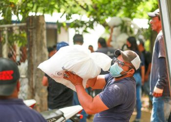 Dos municipios por día, así se entregarán los paquetes alimentarios en El Salvador