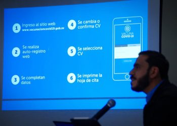 Ministerio de Salud habilita sitio web para que adultos mayores agenden su cita para vacunación contra COVID-19