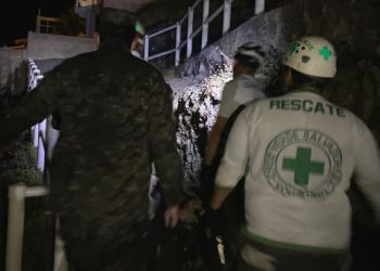 Recuperan cuerpos de dos personas que fueron arrastradas por una ola en restaurante Varadero, en zona costera de La Libertad