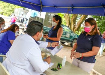Toman pruebas de la COVID-19 a estudiantes y docentes de la UCA