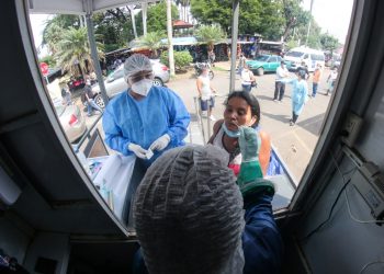 Salud realiza 500 pruebas de COVID-19 en Ahuachapán