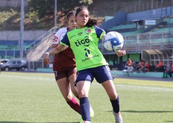 Las chicas de Santa Tecla alejaron los vientos de Chalate en el fútbol femenino