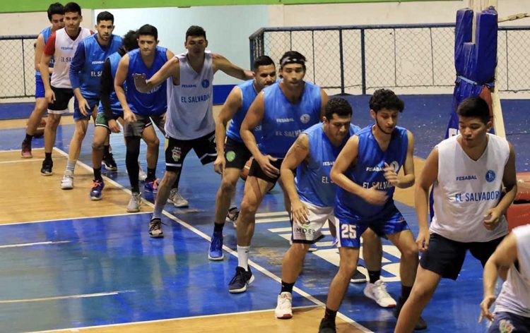 La Selección Nacional de Baloncesto, se prepara para intervenir en el Preclasificatorio en su fase inicial hacia el Campeonato Mundial. Foto Diario El Salvador.