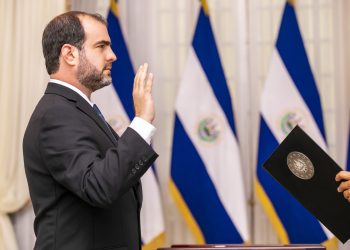 Presidente Bukele juramenta a Juan Carlos Bidegaín como nuevo ministro de Gobernación