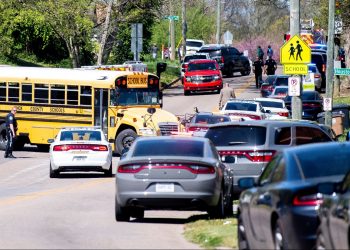 Varios heridos en tiroteo en una escuela de Tennessee, según la policía