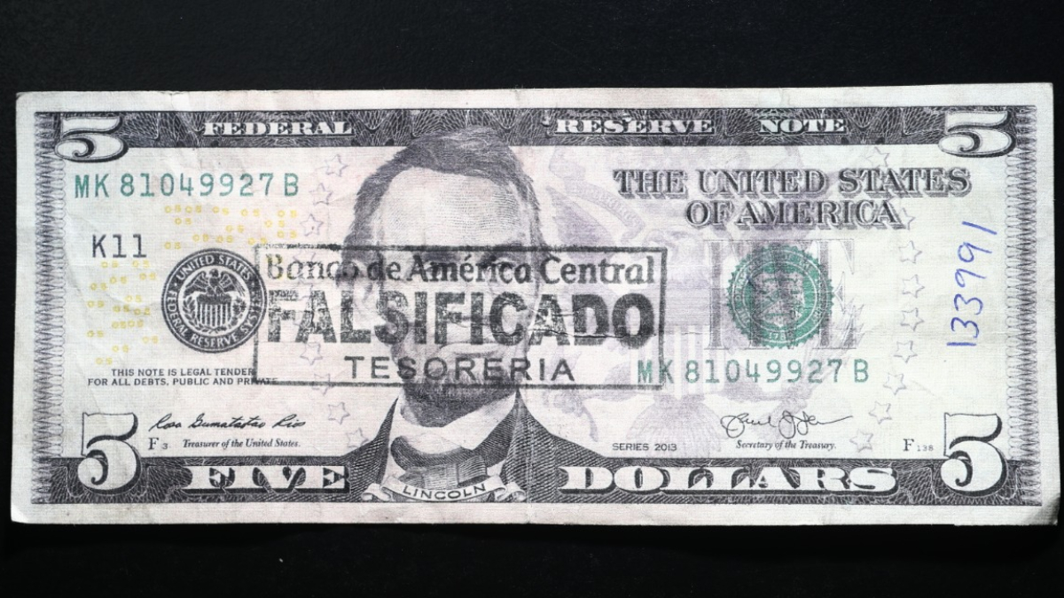 Más de 20,000 billetes falsos circularon en El Salvador en los últimos tres  años – Diario El Salvador
