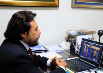 Vicepresidente Ulloa sostuvo reunión con la presidenta del Congreso de España