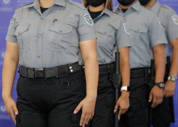 Ministerio de Seguridad entrega nuevos uniformes al personal del Sistema Penitenciario