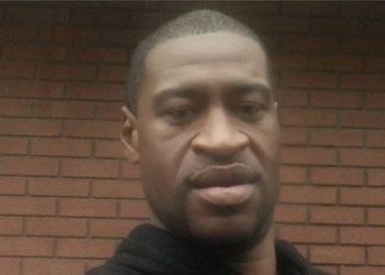 Un paramédico dice que George Floyd ya estaba muerto cuando él llegó al lugar del arresto