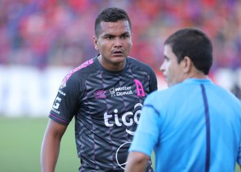 Carlos Rivera, preparador de porteros de FAS: «Henry Romero me demostró que es mal perdedor»
