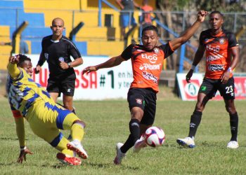 Águila robó un doloroso punto en Santa Rosa de Lima ante el Limeño