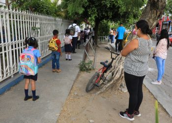 Estos son los cuatro «filtros escolares» que los estudiantes deben cumplir para asistir a clases
