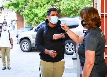 FOTOS / Así se vivió el reinicio de clases semipresenciales en El Salvador