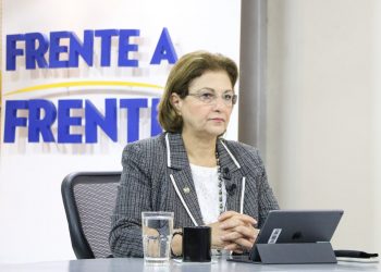 «El Salvador es el primer país de la región que abre sus escuelas con los docentes vacunados», ministra de Educación