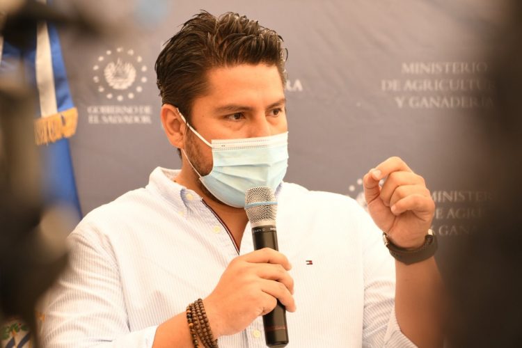 l Ministro de Agricultura y Ganadería, David Martínez.
