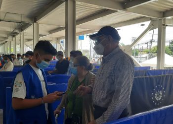 Voluntario de INJUVE en Megacentro de Vacunación: «Quiero ayudar al país a salir de esta situación»
