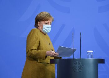 Canciller alemana Angela Merkel impone su línea estricta de medidas en la lucha anticovid