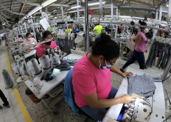 Venta de camisetas y suéteres impulsan las exportaciones de El Salvador