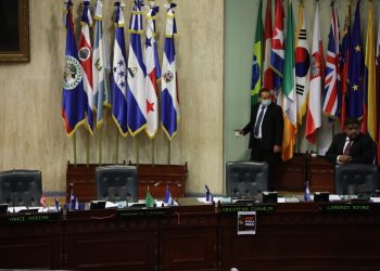 Instalación de sesion plenaria sufre retraso por falta de quórum