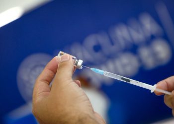 El Salvador lidera vacunación contra COVID-19 a escala internacional con 50 mil inmunizaciones diarias