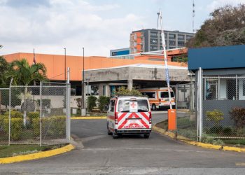Tercera ola obliga a imponer restricción por número de placa