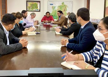 Presentan propuesta a equipo Ad Hoc para cambio a Constitución