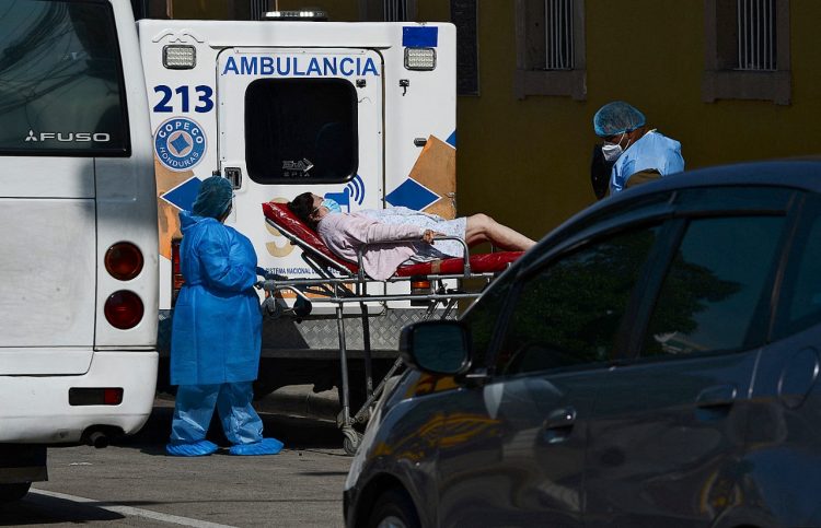 La Secretaría de Salud reportó 52 decesos este día. Foto AFP