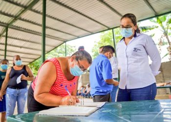 Gobierno de El Salvador brindará más escrituras y propiedades a familias salvadoreñas